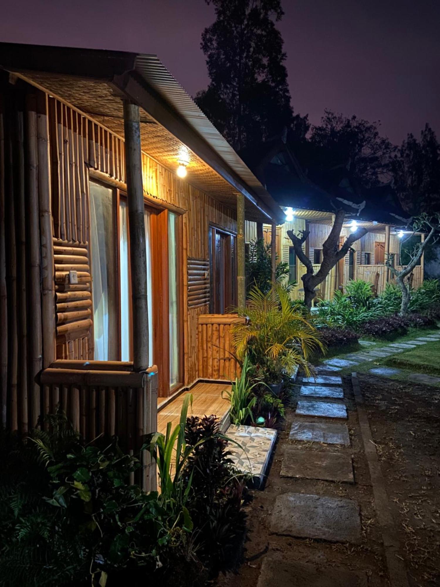 D'yoga Bamboo House *